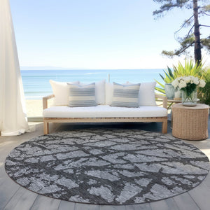 HomeRoots 5' Durable Gray and Charcoal Abstract Area Rug - Stylish, Washable Design for Indoor and Outdoor Use 8' Round 614355