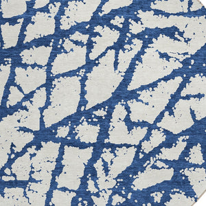 HomeRoots 5' Modern Navy Blue and Ivory Abstract Washable Area Rug for Indoor and Outdoor High-Traffic Spaces 8' Round 614373