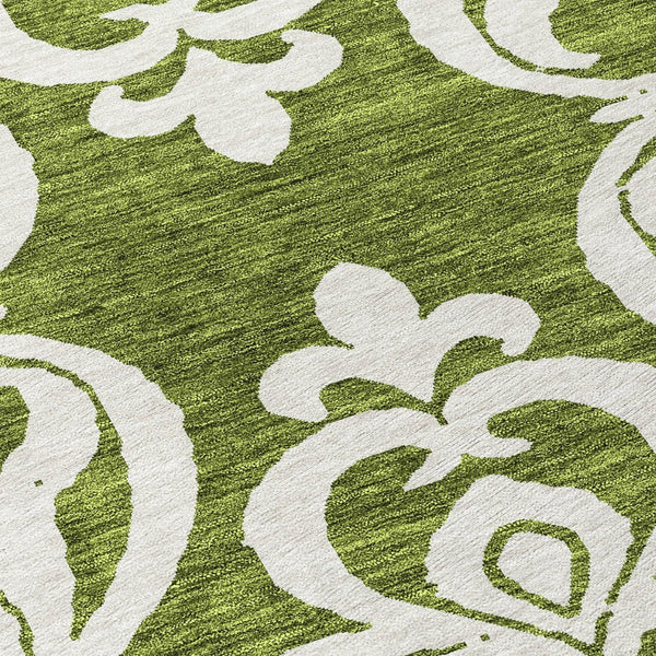 HomeRoots 5' Elegant Green and Ivory Damask Area Rug - Stylish, Washable, Indoor/Outdoor Durability for Every Space 8' Round 614427
