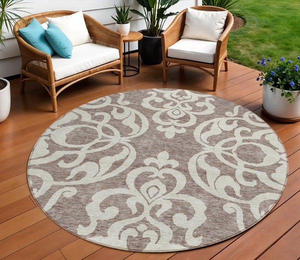 HomeRoots 5' Elegant Taupe and Ivory Damask Area Rug - Washable, Stain-Resistant, Indoor/Outdoor Style 8' Round 614463