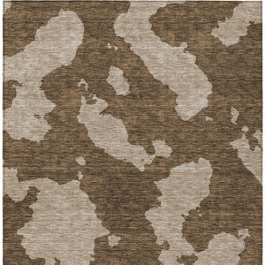 HomeRoots 5' Versatile Brown and Beige Abstract Indoor Outdoor Area Rug - Durable, Washable, Modern Style 5' X 8' 614516