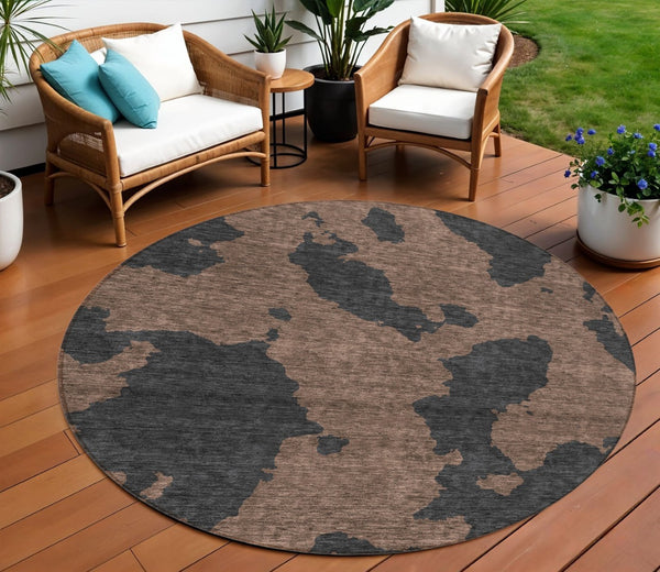HomeRoots 5' Contemporary Chocolate and Charcoal Abstract Washable Indoor Outdoor Area Rug for High Traffic Use 8' Round 614523