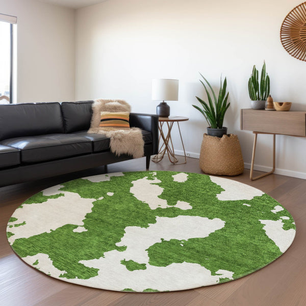 HomeRoots 5' Green and Ivory Abstract Indoor Outdoor Area Rug - Stylish, Washable, and Versatile for Any Space 8' Round 614529