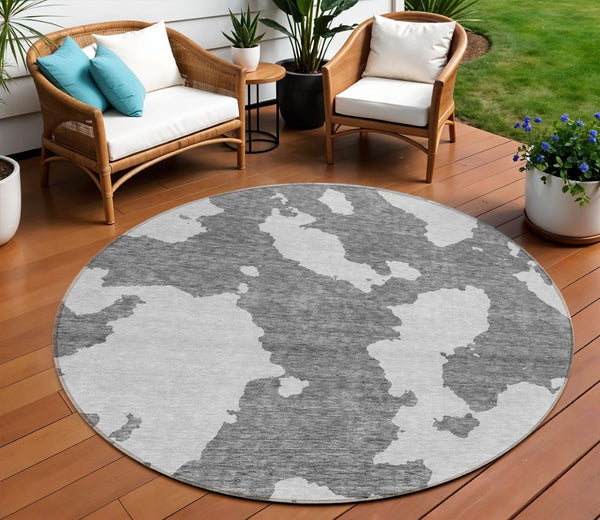HomeRoots 5' Contemporary Gray and Ivory Abstract Area Rug - Washable, Durable, Stain-Resistant Design for Indoor Outdoor Use 8' Round 614541