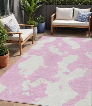 HomeRoots 5' Pink and Ivory Abstract Area Rug - Washable, Durable, Perfect for Indoor and Outdoor Spaces 5' X 8' 614558