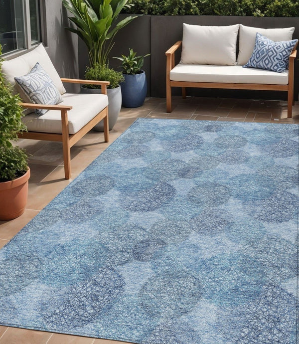 HomeRoots 5' Durable Denim Blue Polka Dot Area Rug - Stylish Washable Design for Indoor & Outdoor Spaces 5' X 8' 614660