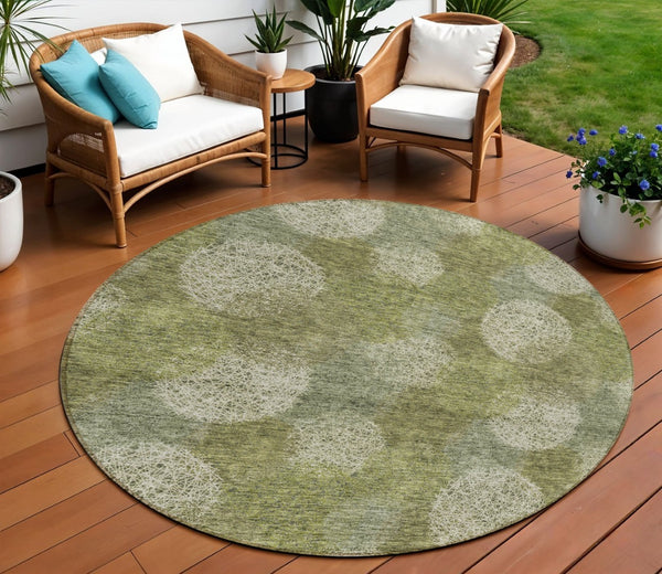 HomeRoots 5' Bright Green and Ivory Polka Dot Area Rug - Durable, Washable Indoor/Outdoor Design for Every Space 8' Round 614667