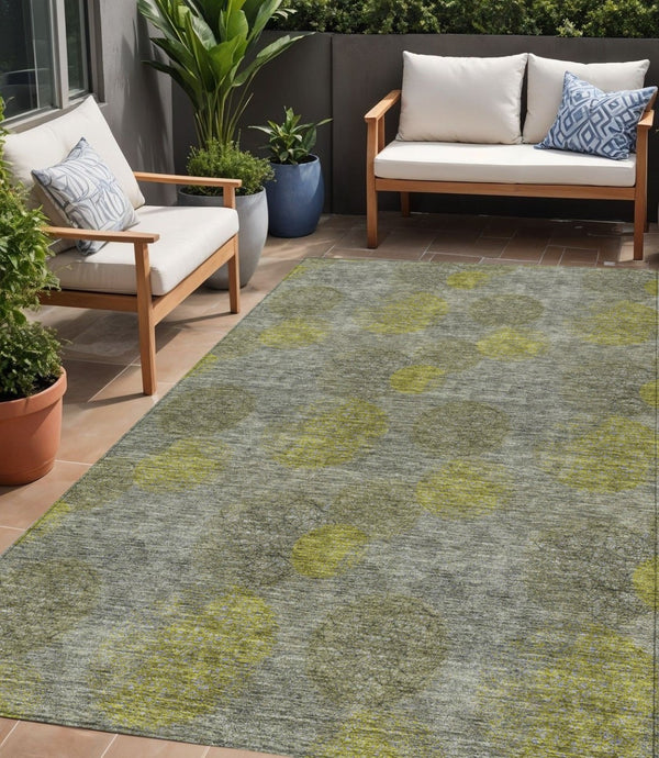 HomeRoots 5' Modern Gray Lime Green & Silver Polka Dot Washable Area Rug for Indoor & Outdoor Spaces 5' X 8' 614678