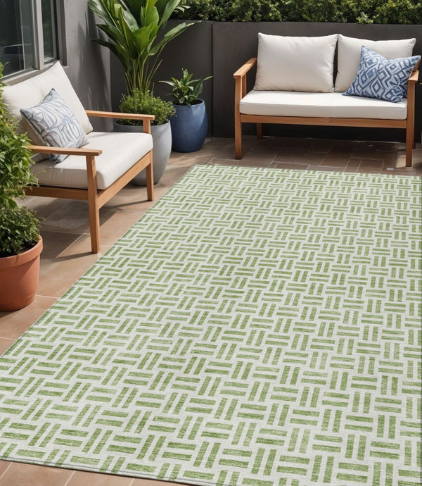 HomeRoots 5' Sage and Ivory Geometric Area Rug - Stylish, Washable Design for Indoor and Outdoor Spaces 5' X 8' 614714