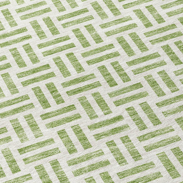 HomeRoots 5' Sage and Ivory Geometric Area Rug - Stylish, Washable Design for Indoor and Outdoor Spaces 8' Round 614715