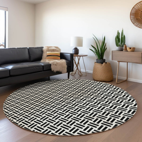 HomeRoots 5' Stylish Black and Ivory Geometric Area Rug - Durable, Washable, Perfect for Indoor & Outdoor Spaces 8' Round 614721