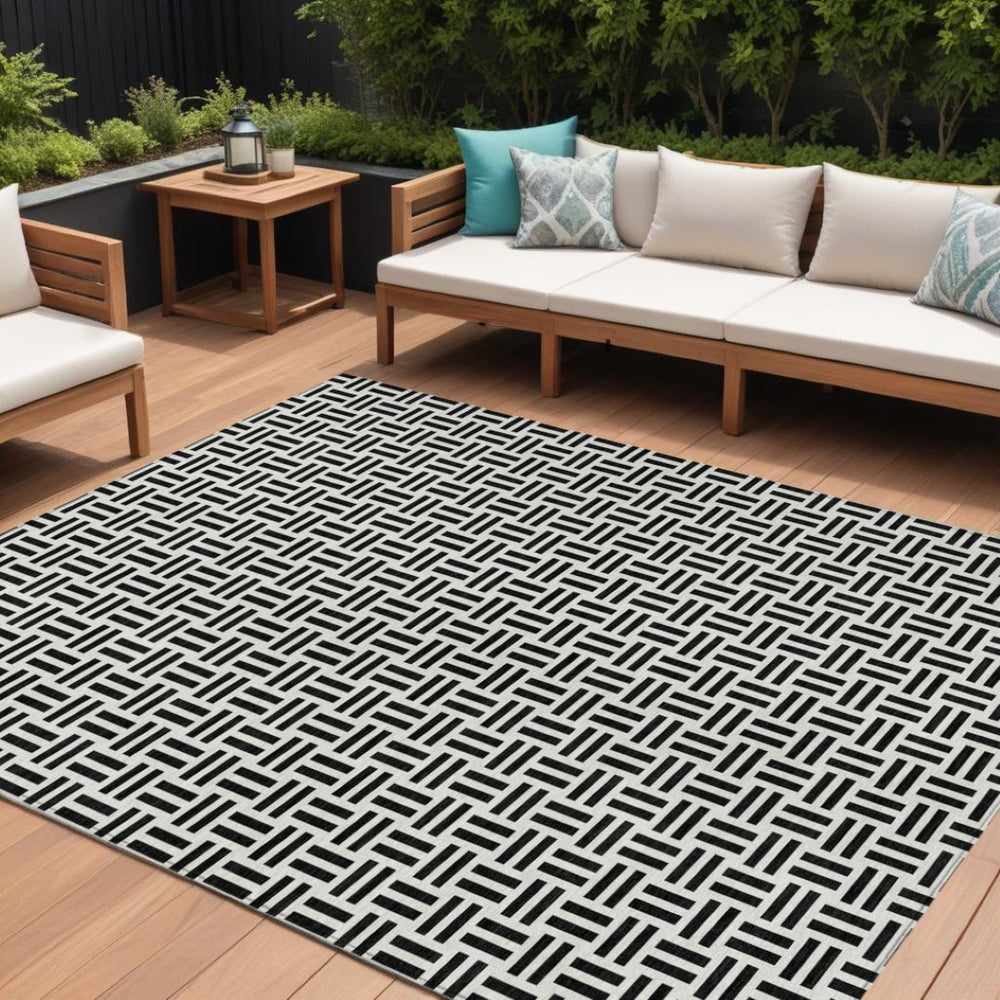 HomeRoots 5' Stylish Black and Ivory Geometric Area Rug - Durable, Washable, Perfect for Indoor & Outdoor Spaces 9' X 12' 614723