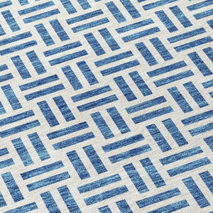 HomeRoots 5' Stylish Denim Blue and Ivory Geometric Area Rug for Indoor and Outdoor Spaces - Easy Care! 8' Round 614739