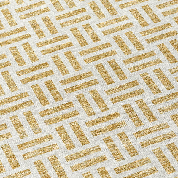 HomeRoots 5' Stylish Gold and Ivory Geometric Indoor Outdoor Area Rug – Durable, Washable, and Versatile Design 8' Round 614745