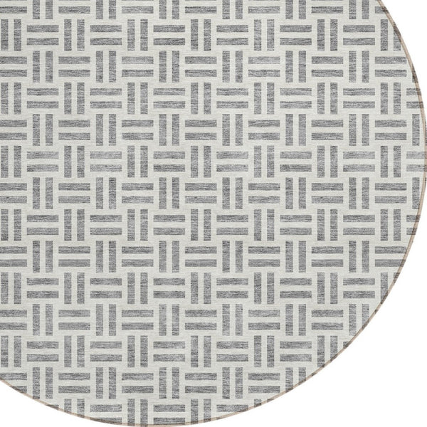 HomeRoots 5' Gray and Ivory Geometric Washable Area Rug – Stylish, Durable, and Ideal for Indoor or Outdoor Spaces 8' Round 614751