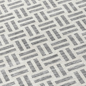 HomeRoots 5' Gray and Ivory Geometric Washable Area Rug – Stylish, Durable, and Ideal for Indoor or Outdoor Spaces 8' Round 614751