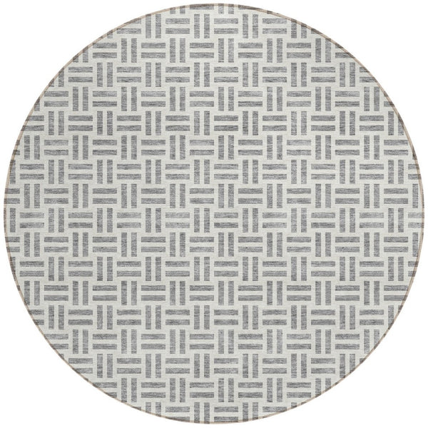 HomeRoots 5' Gray and Ivory Geometric Washable Area Rug – Stylish, Durable, and Ideal for Indoor or Outdoor Spaces 8' Round 614751