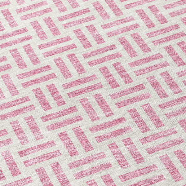 HomeRoots 5' Pink and Ivory Geometric Area Rug - Stylish Indoor/Outdoor Washable Design for Modern Spaces 8' Round 614769