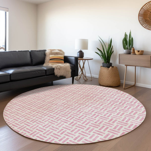HomeRoots 5' Pink and Ivory Geometric Area Rug - Stylish Indoor/Outdoor Washable Design for Modern Spaces 8' Round 614769