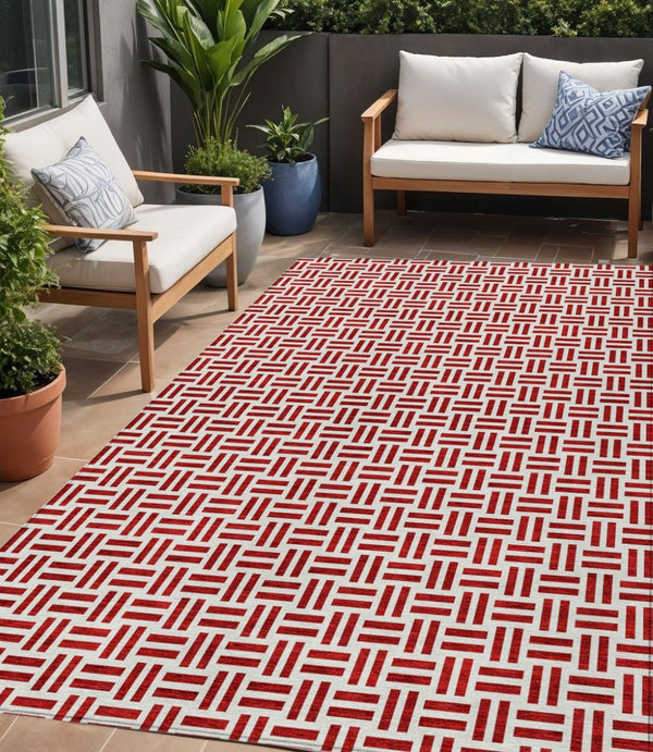 HomeRoots 5' Modern Red and Ivory Geometric Area Rug – Durable, Washable Design for Indoor and Outdoor Use 5' X 8' 614774