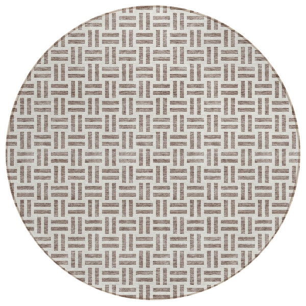 HomeRoots 5' Taupe and Ivory Geometric Area Rug - Stylish, Washable, Indoor/Outdoor Comfort for Any Space 8' Round 614787