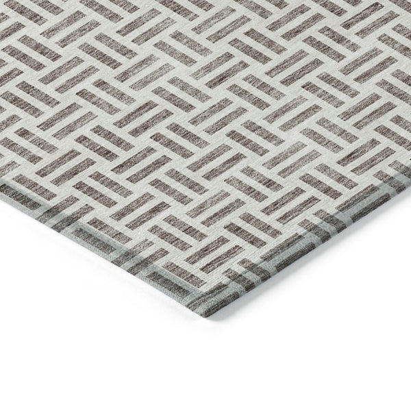 HomeRoots 9' X 12' Taupe and Ivory Geometric Indoor/Outdoor Rug – Stylish, Washable & Perfect for Any Space! 614789