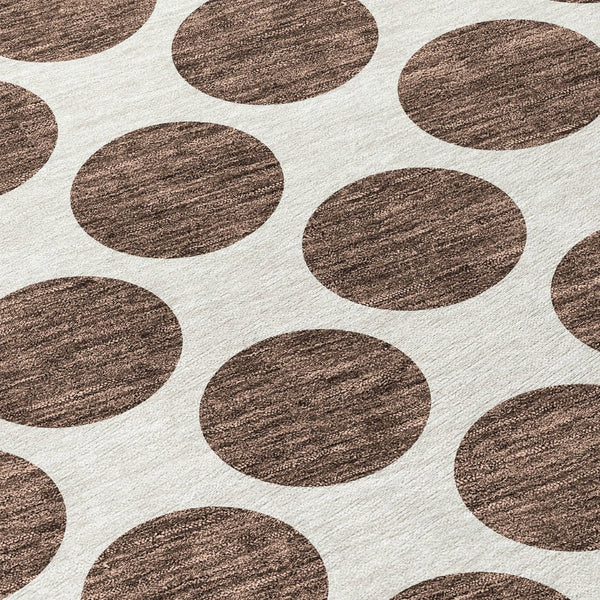 HomeRoots 5' Durable Brown and Ivory Polka Dot Area Rug – Washable, Stylish for Indoor and Outdoor Spaces 8' Round 614883