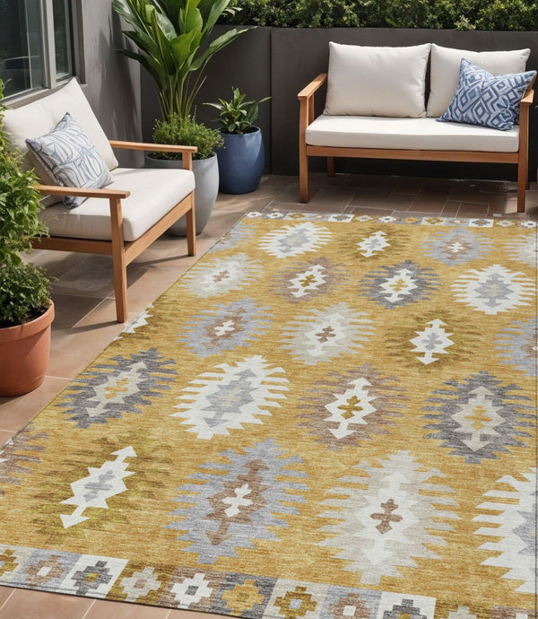 HomeRoots 5' Southwestern Washable Area Rug in Gold, Ivory & Taupe – Perfect for Indoor & Outdoor Spaces! 5' X 8' 615129