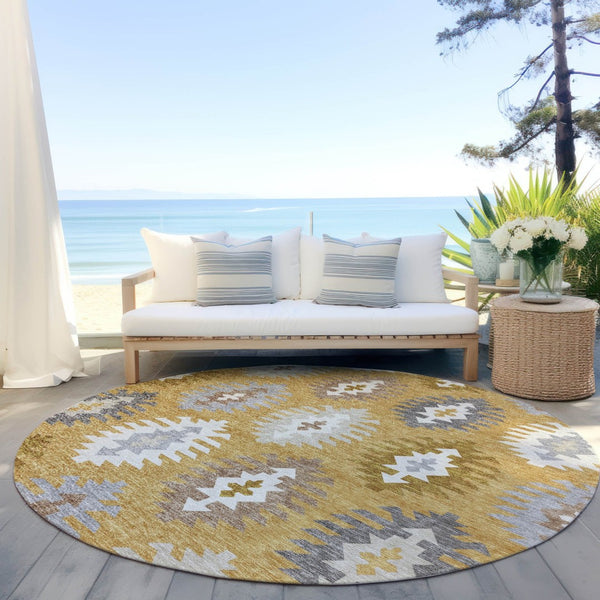 HomeRoots 5' Southwestern Washable Area Rug in Gold, Ivory & Taupe – Perfect for Indoor & Outdoor Spaces! 8' Round 615130