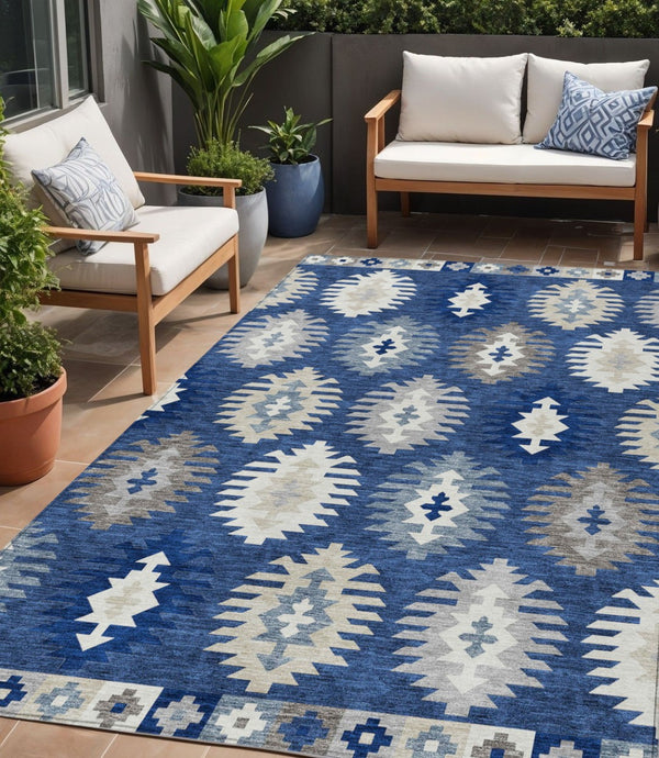 HomeRoots 5' Stylish Southwestern Indoor-Outdoor Area Rug in Navy Blue, Ivory & Gray – Durable & Washable! 5' X 8' 615159