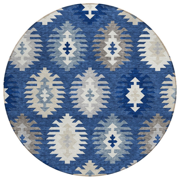HomeRoots 5' Stylish Southwestern Indoor-Outdoor Area Rug in Navy Blue, Ivory & Gray – Durable & Washable! 8' Round 615160