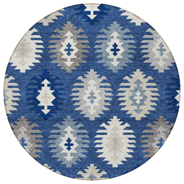 HomeRoots 5' Stylish Southwestern Indoor-Outdoor Area Rug in Navy Blue, Ivory & Gray – Durable & Washable! 8' Round 615160