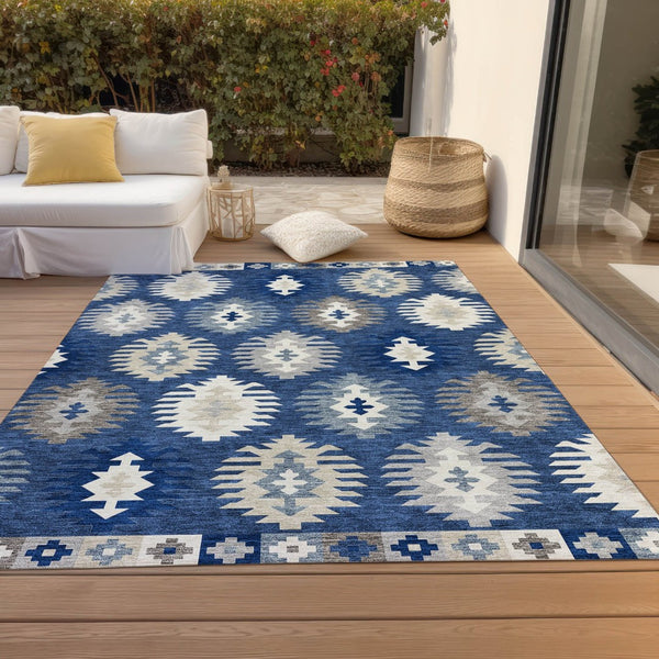 HomeRoots 5' Stylish Southwestern Indoor-Outdoor Area Rug in Navy Blue, Ivory & Gray – Durable & Washable! 8' X 10' 615161