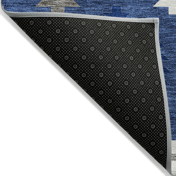 HomeRoots 5' Stylish Southwestern Indoor-Outdoor Area Rug in Navy Blue, Ivory & Gray – Durable & Washable! 10' X 14' 615163