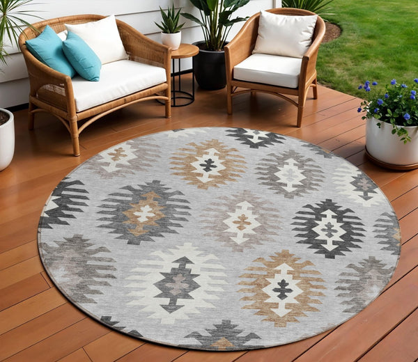 HomeRoots 5' Southwestern Washable Area Rug in Silver Beige and Charcoal – Perfect for Indoor & Outdoor Spaces 8' Round 615172
