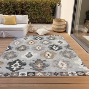 HomeRoots 5' Southwestern Washable Area Rug in Silver Beige and Charcoal – Perfect for Indoor & Outdoor Spaces 8' X 10' 615173