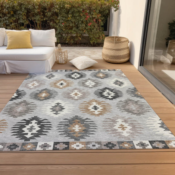 HomeRoots 5' Southwestern Washable Area Rug in Silver Beige and Charcoal – Perfect for Indoor & Outdoor Spaces 8' X 10' 615173