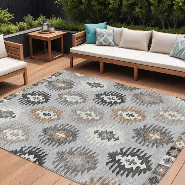 HomeRoots 5' Southwestern Washable Area Rug in Silver Beige and Charcoal – Perfect for Indoor & Outdoor Spaces 9' X 12' 615174
