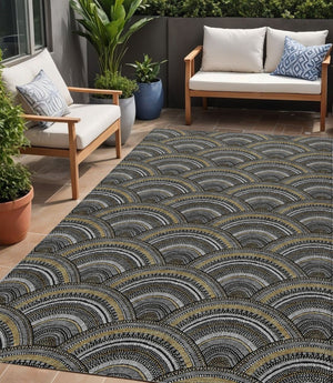 HomeRoots 5' Bold Geometric Black, Ivory & Gold Washable Area Rug for Indoor & Outdoor Style and Durability 5' X 8' 615183