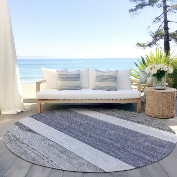 HomeRoots 5' Stylish Denim Blue Abstract Rug – Washable Indoor/Outdoor Solution for Modern Spaces & Durability 8' Round 615262