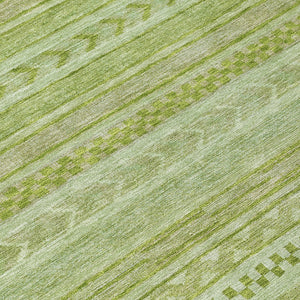 HomeRoots 5' Stylish Fern Green and Sage Striped Washable Rug for Indoor and Outdoor Spaces – Easy Care! 8' Round 615340