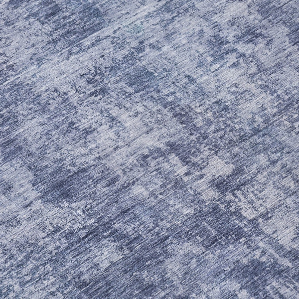 HomeRoots 5' Blue and Ivory Abstract Area Rug - Stylish, Washable Design for Indoor and Outdoor Spaces 8' Round 615442
