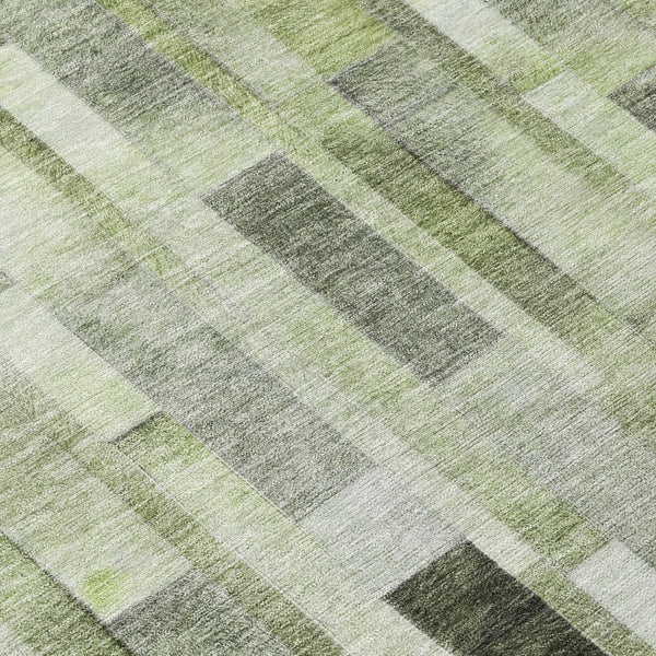 HomeRoots 5' Durable Green and Gray Striped Indoor Outdoor Area Rug - Machine Washable, Stylish & Versatile 8' Round 615520