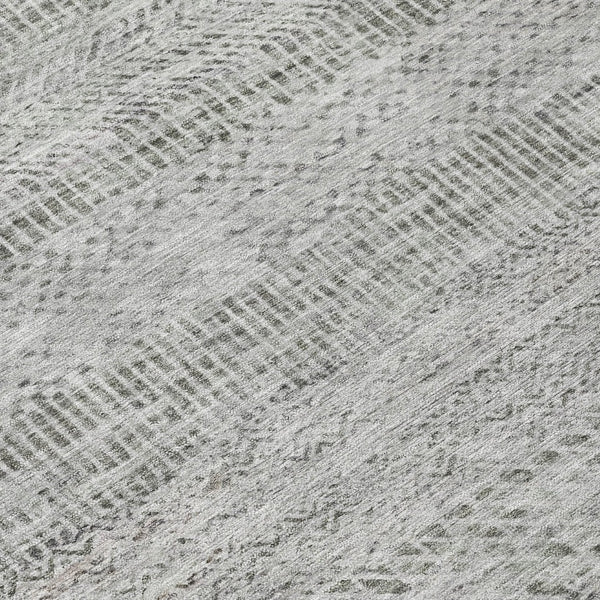 HomeRoots 5' Stylish Gray and Charcoal Striped Washable Area Rug for Indoor and Outdoor High-Traffic Areas 8' Round 615664