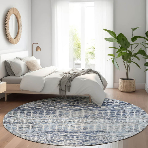 HomeRoots 5' Stylish Blue and Silver Argyle Area Rug - Durable, Washable, Indoor/Outdoor Versatile Design 8' Round 615802