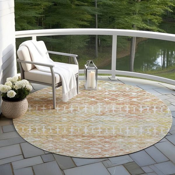 HomeRoots 5' Peach and Ivory Argyle Area Rug - Stylish, Durable Design for Indoor or Outdoor Spaces, Easy Care 8' Round 615814