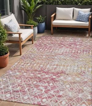 HomeRoots 5' Stylish Pink and Ivory Argyle Washable Area Rug – Perfect for Indoor and Outdoor Spaces 5' X 8' 615819
