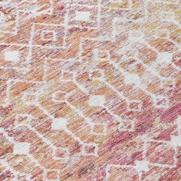 HomeRoots 5' Stylish Pink and Ivory Argyle Washable Area Rug – Perfect for Indoor and Outdoor Spaces 8' Round 615820