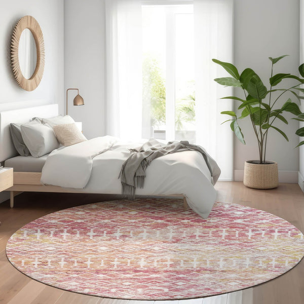 HomeRoots 5' Stylish Pink and Ivory Argyle Washable Area Rug – Perfect for Indoor and Outdoor Spaces 8' Round 615820