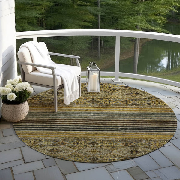 HomeRoots 5' Elegant Gray, Gold & Brown Medallion Washable Area Rug for Indoor and Outdoor Spaces 8' Round 615904